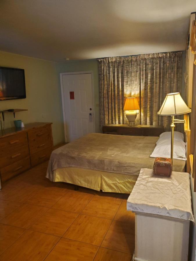 Conty'S Motel Naples Manor Ngoại thất bức ảnh