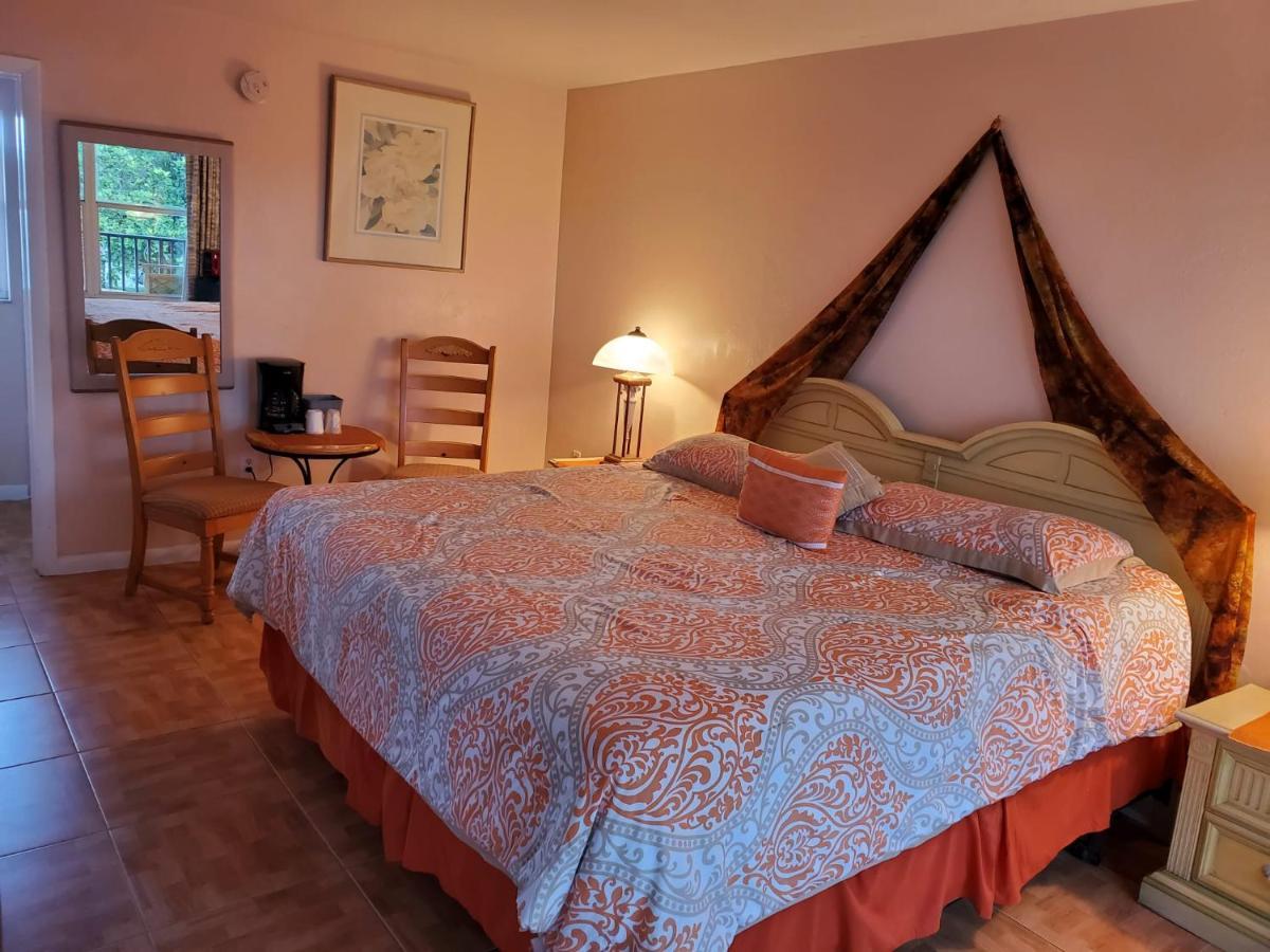 Conty'S Motel Naples Manor Ngoại thất bức ảnh