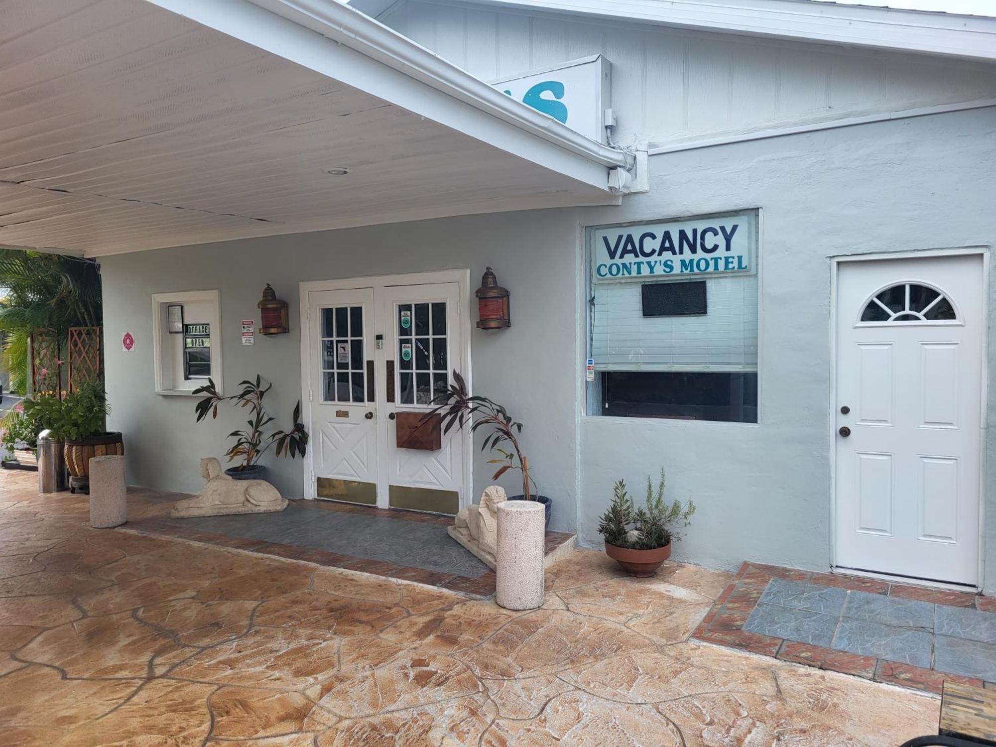 Conty'S Motel Naples Manor Ngoại thất bức ảnh