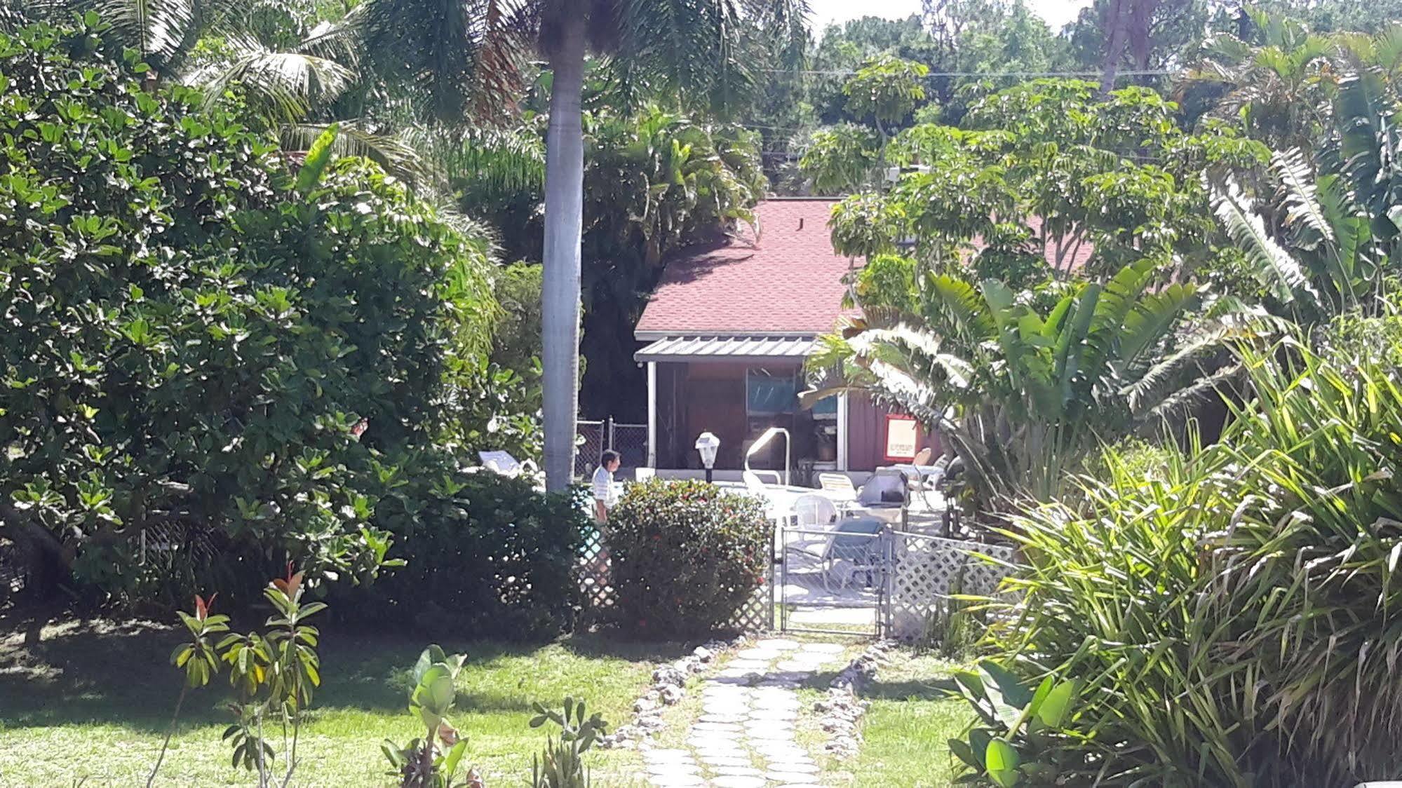 Conty'S Motel Naples Manor Ngoại thất bức ảnh