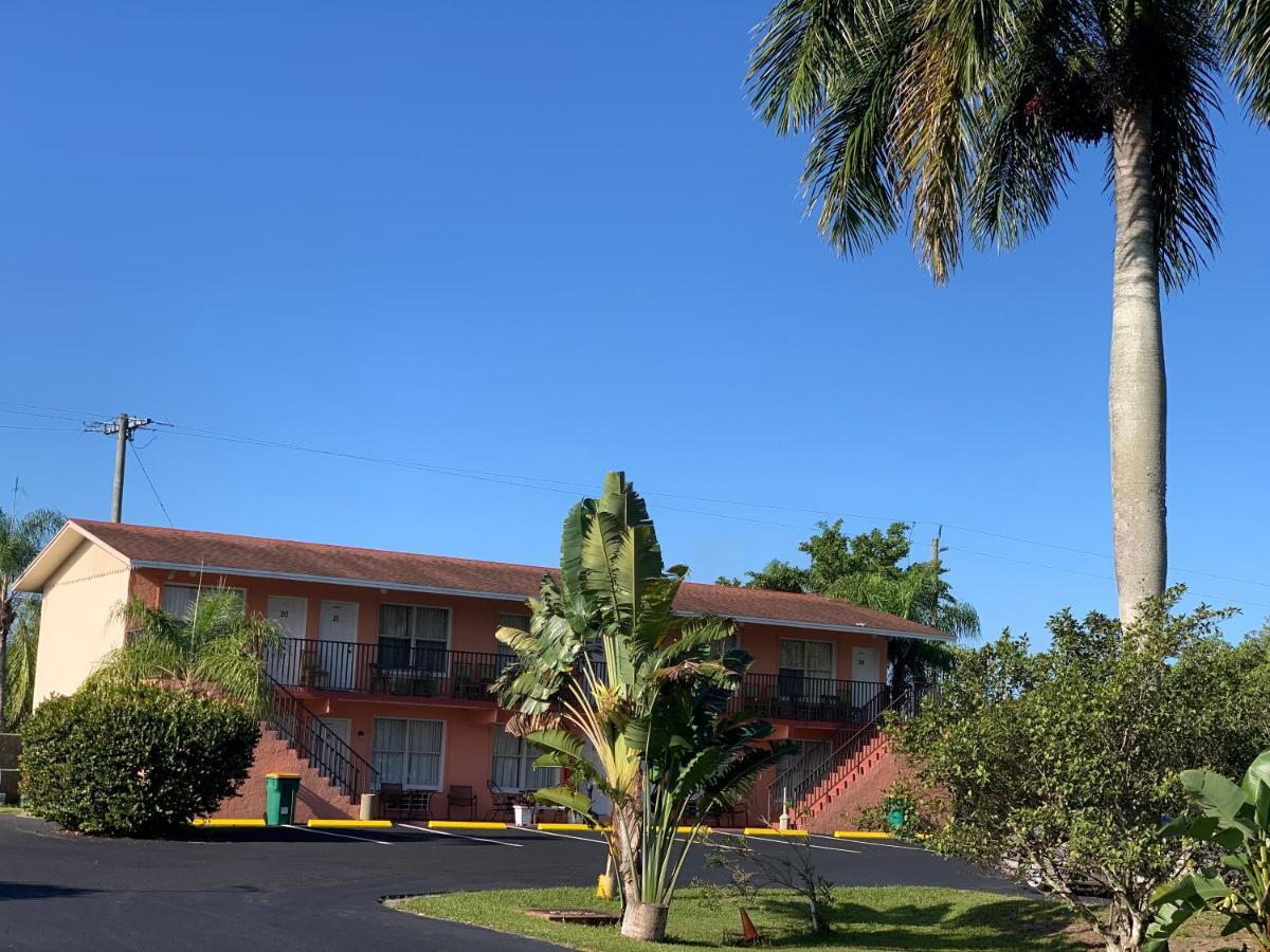 Conty'S Motel Naples Manor Ngoại thất bức ảnh